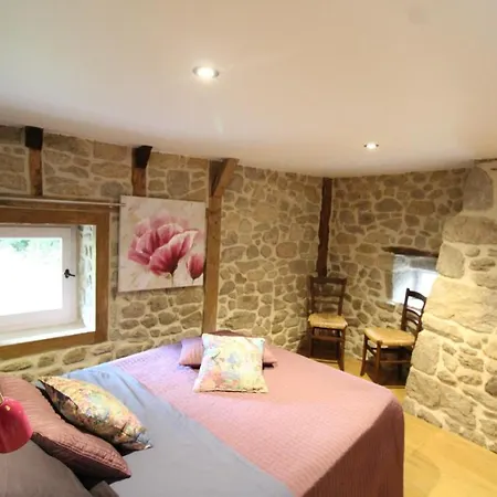 Holiday home Maison De Caractere Avec Spa, Sauna, Et Terrasse Couverte A - Fr-1-742-558